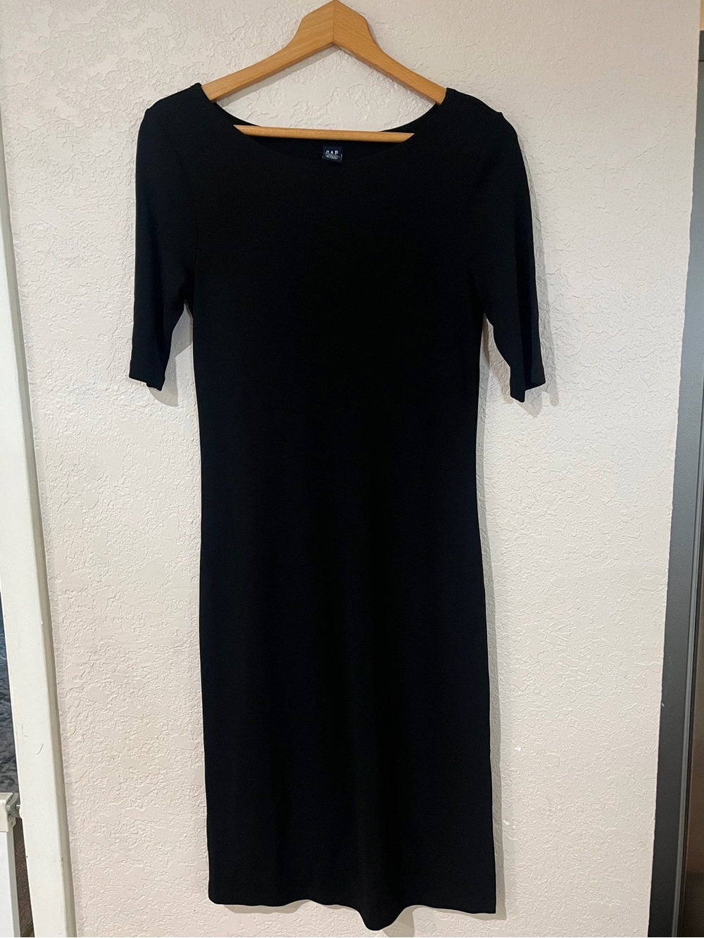 GAP Black Scoop Neck Midi Dress